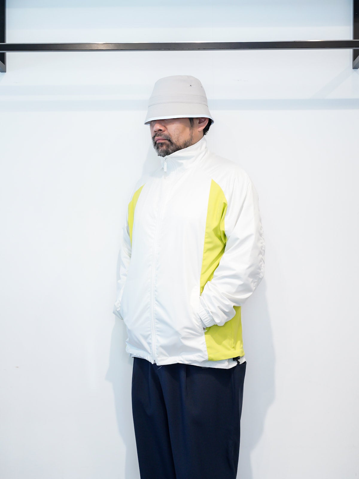 COMFORTABLE REASON 24SS】Warm Up Light Jacket - Off, Black COMFORTABLE REASON 24SS】Warm Up Light Jacket - Off, Black