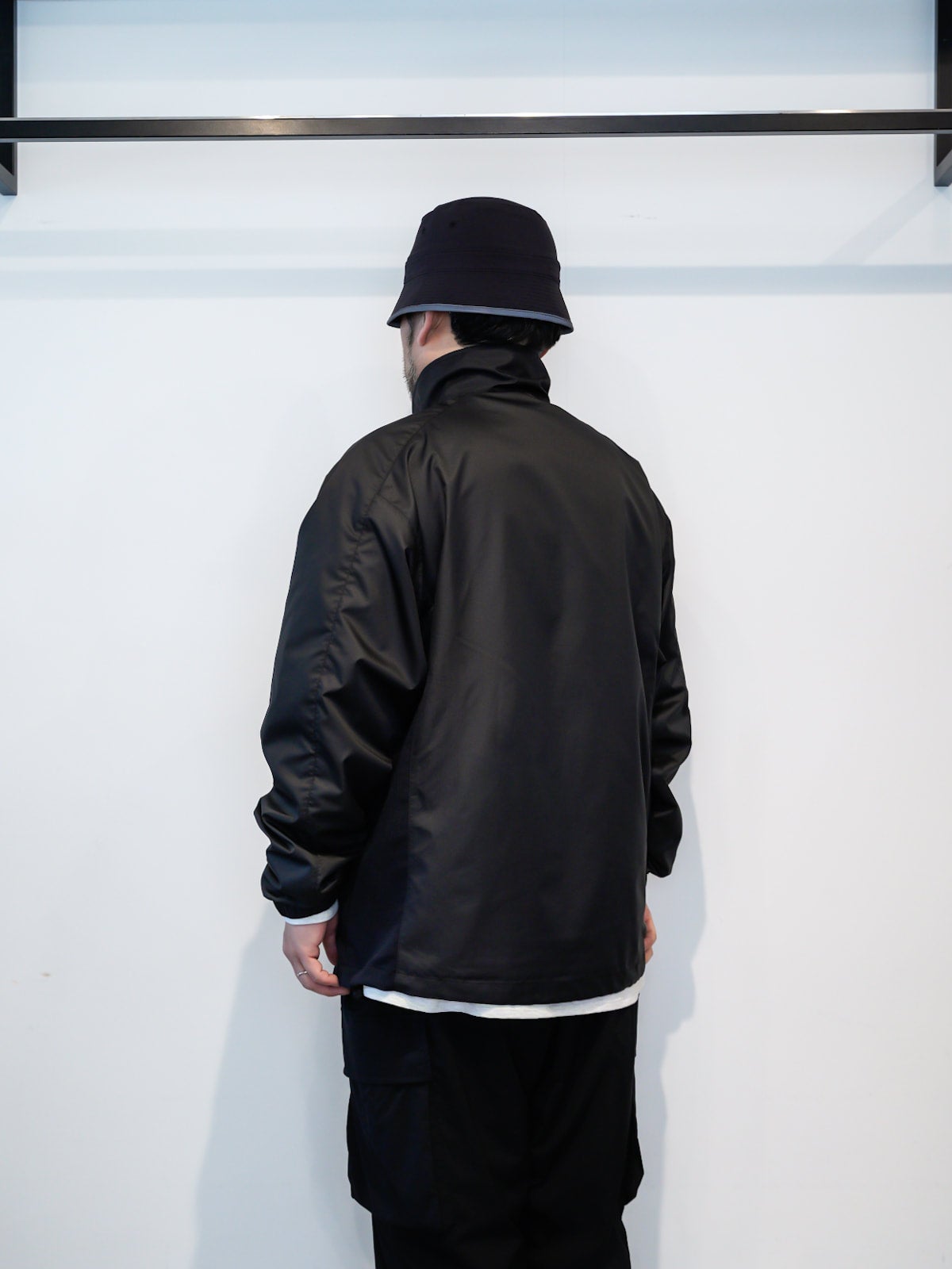 COMFORTABLE REASON 24SS】Warm Up Light Jacket - Off, Black COMFORTABLE REASON 24SS】Warm Up Light Jacket - Off, Black