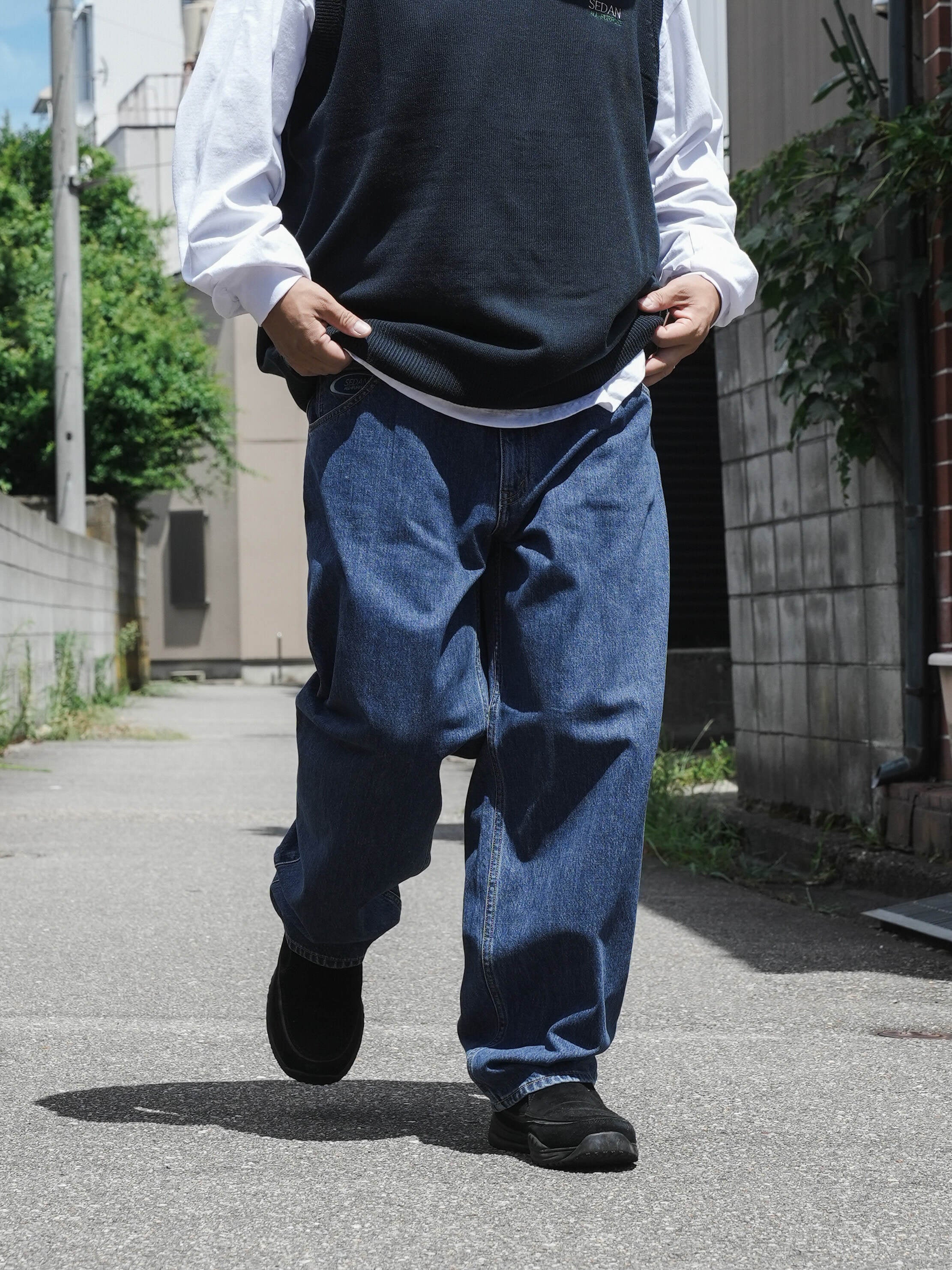 SEDAN ALL-PURPOSE】FW 2023 2nd Delivery / OVAL LOGO DENIM PANT - Indigo,  Black | Waynt Store